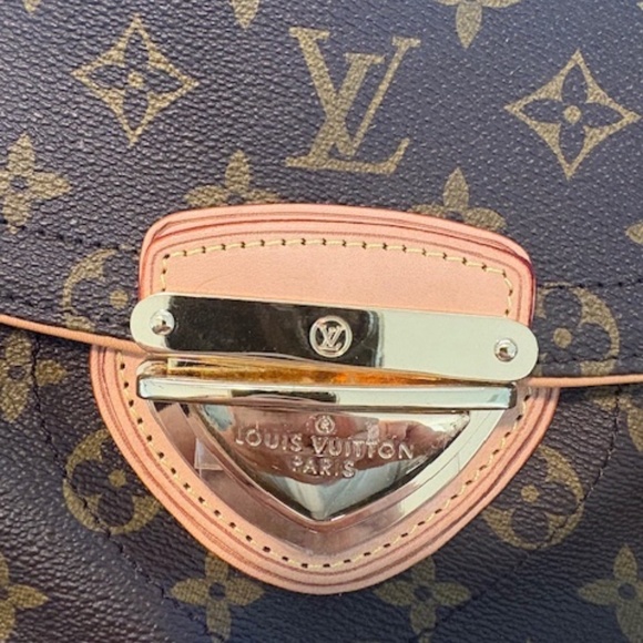 Louis Vuitton - Picture 6 of 10